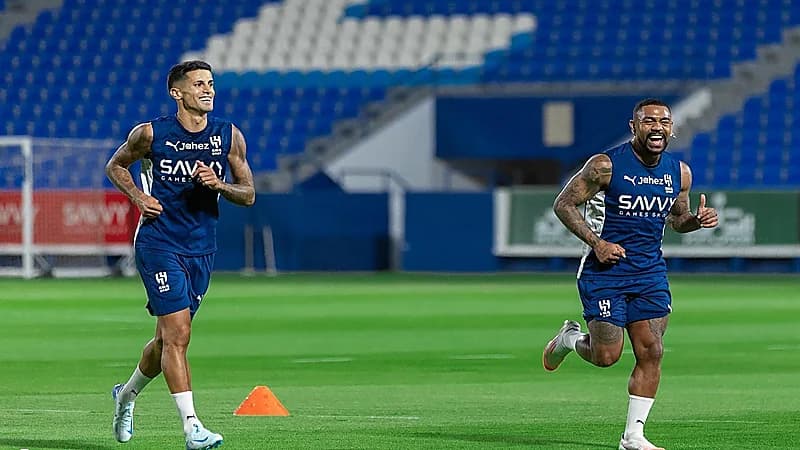 مالكوم لـ كانسيلو : أنا معجب بك يا رجل أنت تلعب كثيرًا