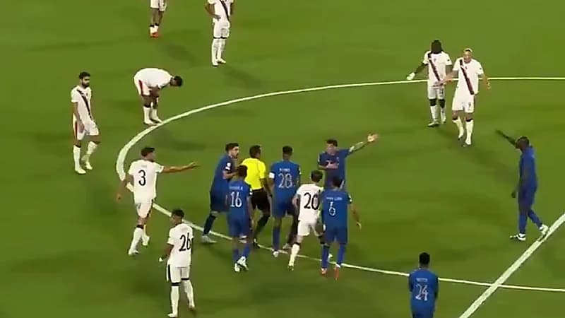 نيفيز ينفجر غضبًا على الحكم بعد احتساب هدف السيتي الأول .. فيديو