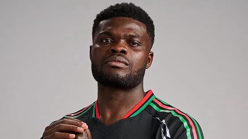 بشكتاش يقدم عرضاً رسمياً لضم توماس بارتي