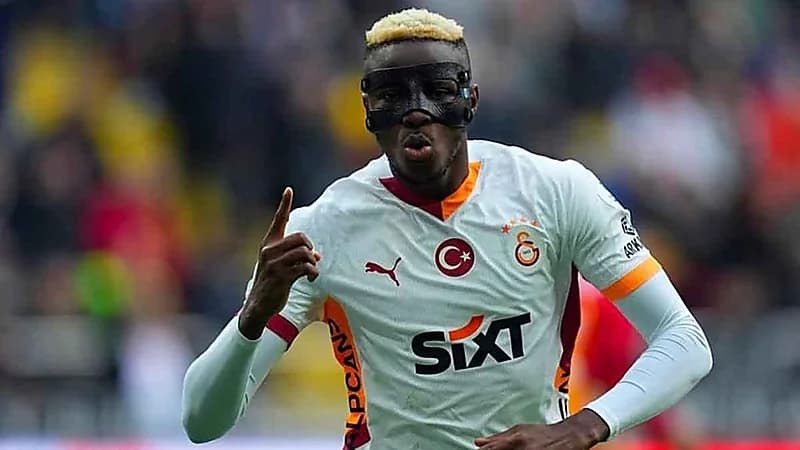 مفاوضات متقدمة بين غلطة سراي ونابولي لحسم صفقة أوسيمين