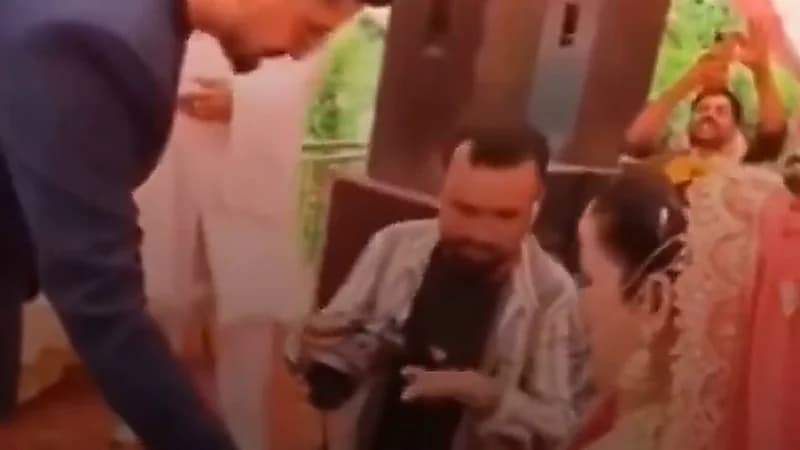 زواج شقيقين من فتاة واحدة يثير الجدل على مواقع التواصل ..فيديو