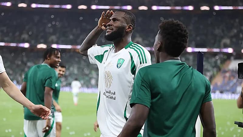 المدير الرياضي لـ فيورنتينا: كيسيه خارج حسابات النادي