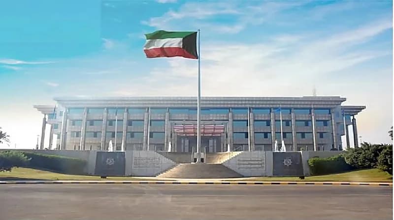 الداخلية الكويتية تطيح بشبكة مخدرات دولية وتضبط 22 كيلوغرامًا