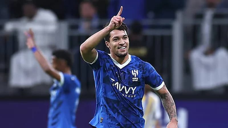 آلام العضلة الضامة أبعدت ماركوس ليوناردو عن أولى وديات الهلال في ألمانيا