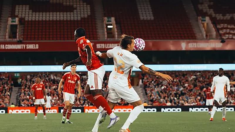 التعادل السلبي يحسم مباراة القادسية ونوتنغهام فورست الودية .. صور