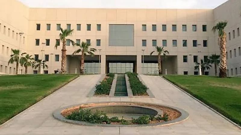 التعليم تحدد الأعمار القصوى للالتحاق بمراحل الدراسة الثلاث