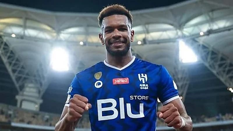 البليهي يثير الجدل بصورة ويلمح باقتراب رحيله للاتحاد