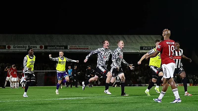 صدمة مبكرة لمانشستر يونايتد بخروج مفاجئ من كأس الرابطة