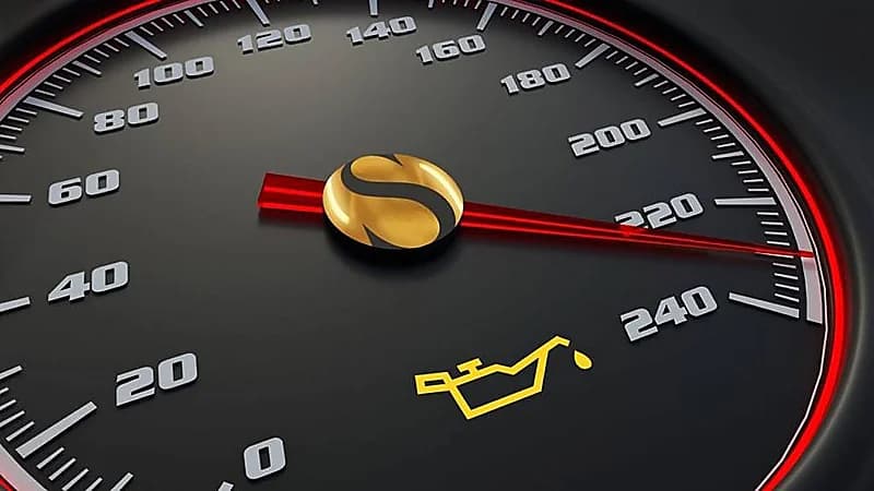 خبراء يحذرون: تجاهل ضوء الزيت قد يكلفك محركاً جديداً