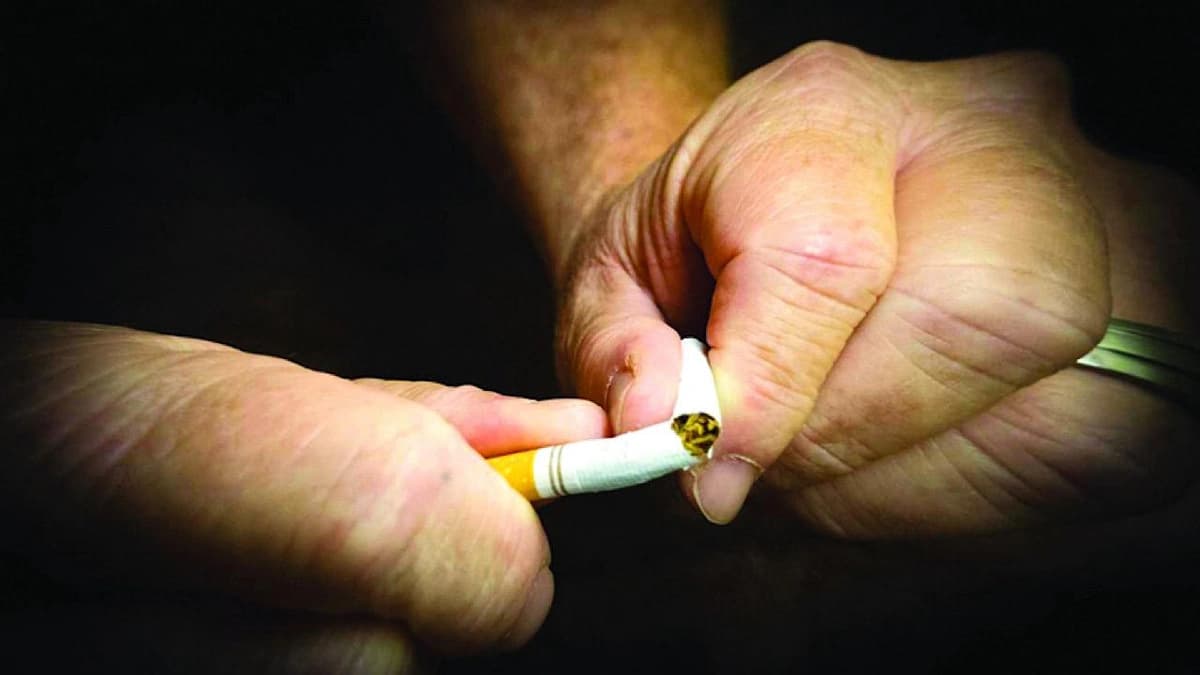 تدخين الأب في المراهقة يسرّع شيخوخة الأبناء