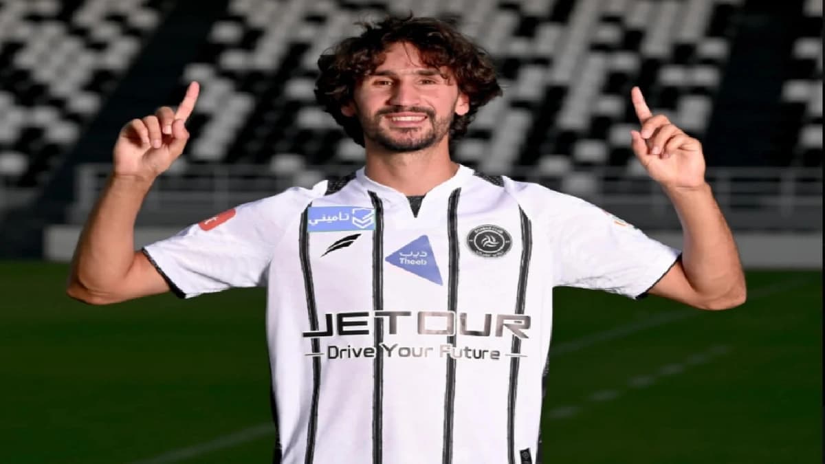 عدلي يغادر إلى باريس لإجراء فحوص طبية