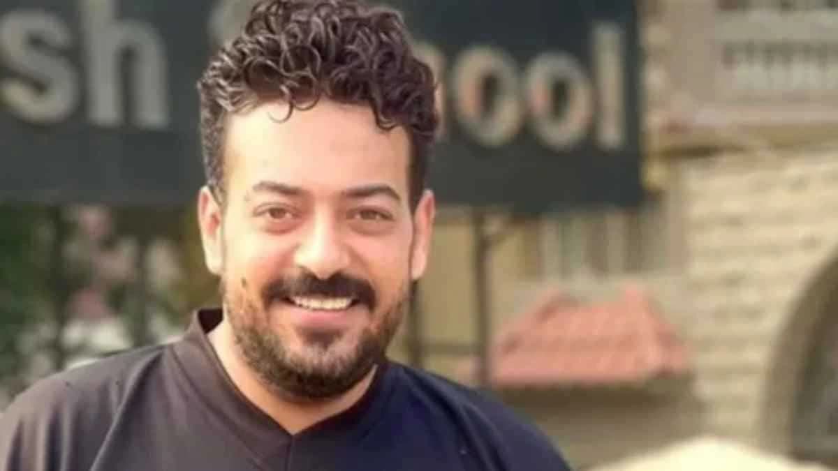 إسماعيل الليثي يتعرض لحادث مروع وتهشم مركبته بالكامل .. صور