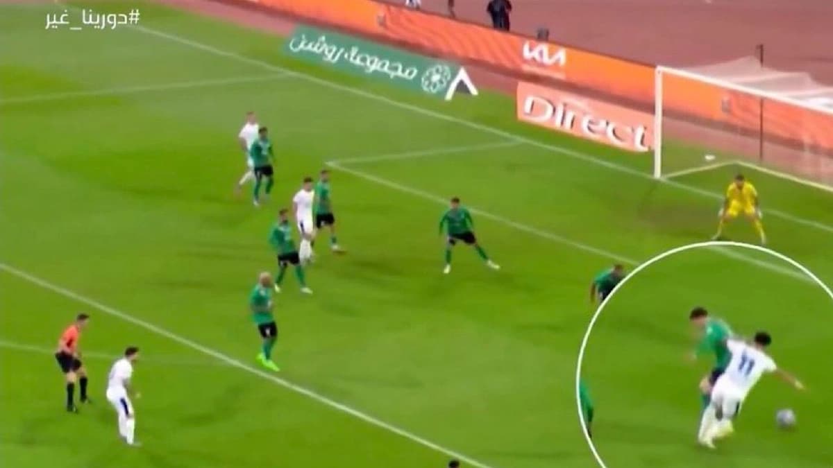 آل مغني : هناك ركلة جزاء لم تحتسب للهلال.. والهلاليون لم ينشغلوا بها