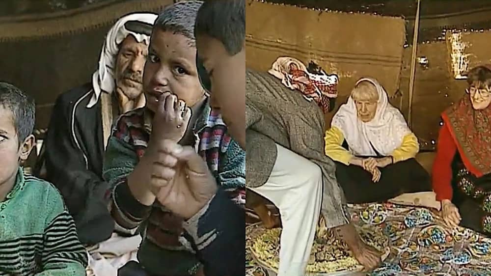 مقطع نادر يظهر كرم الضيافة وحياة البدو في الصحراء قبل 29 عامًا .. فيديو