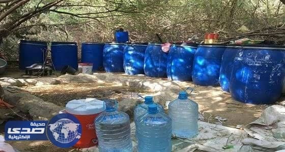شرطة الليث تضبط مصنع للعرق المسكر وسط الجبال تديره عمالة