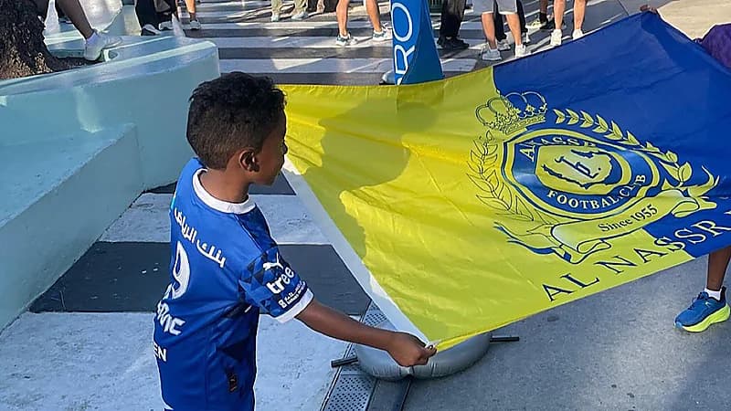 مشجعي النصر يساندون الهلال في مونديال الأندية.. صور