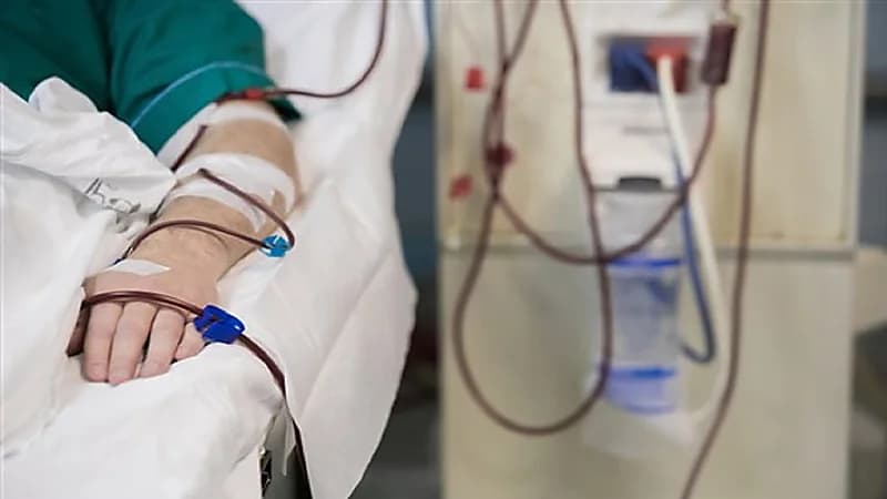 بالفيديو .. موقف مؤثر لفتاة رغبت في الموت بسبب الفشل الكلوي