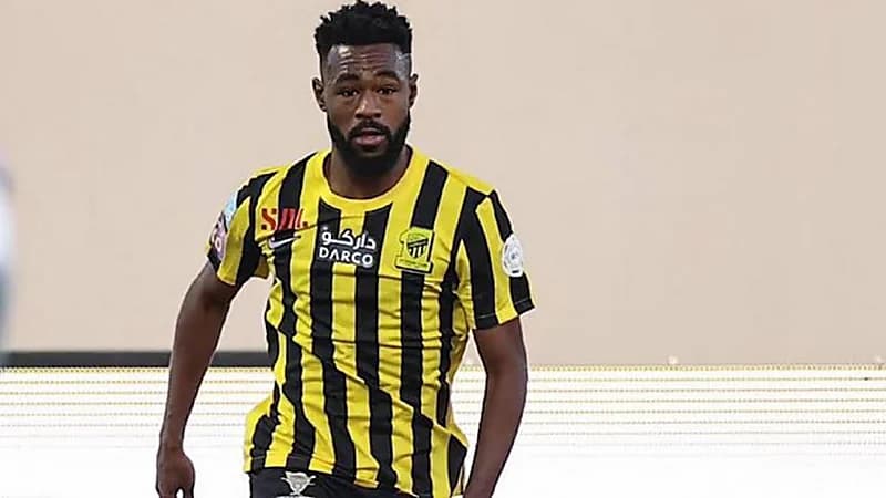 مهند الشنقيطي يغادر إلى فنلندا لإجراء عملية جراحية