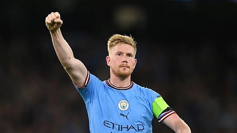 مانشستر سيتي يسعى لتجديد عقد دي بروين بعد ارتباطه بأندية دوري روشن