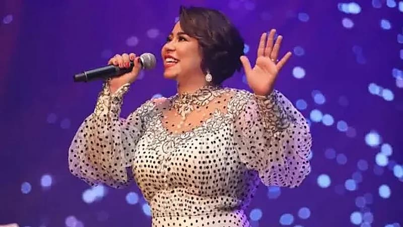 بلاغ ضد شيرين من مدير حساباتها على مواقع التواصل الاجتماعي