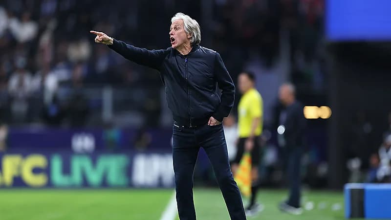 جيسوس يفكر في تدريب البرازيل