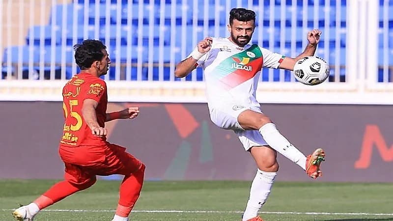 لاعب الاتفاق مهدد بالحرمان من كرة القدم