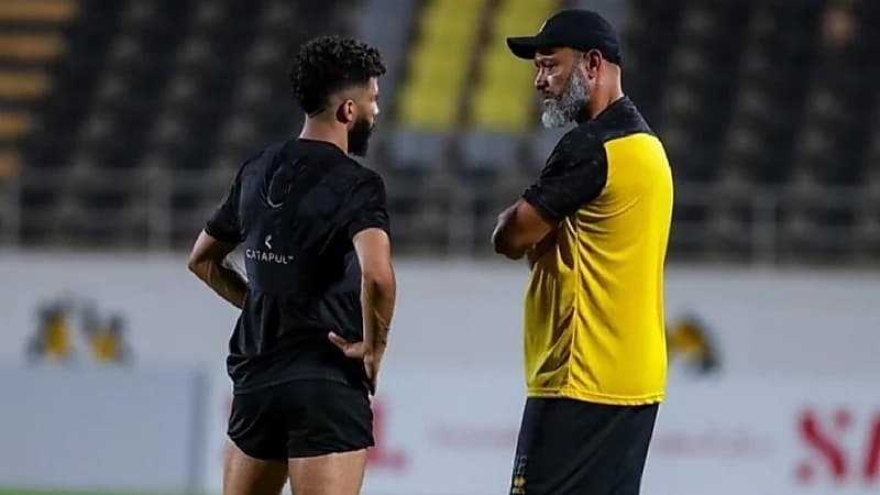 العبود بانتظار قرار سانتو لحسم مصيره