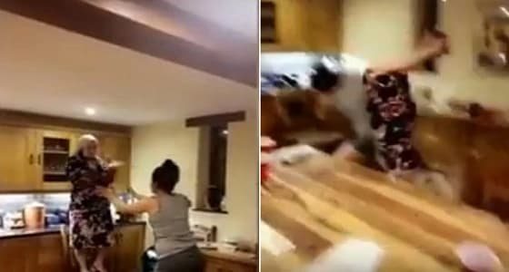 بالفيديو.. نهاية مروعة لفتاة حاولت تقليد مشهد من فيلم برفقة صديقتها