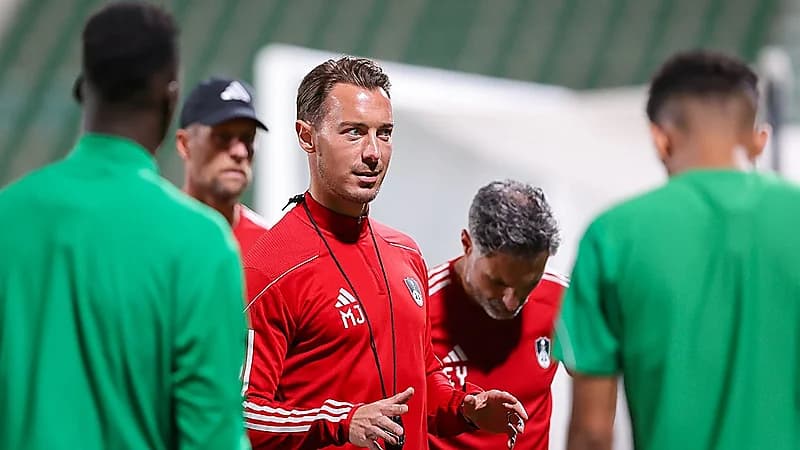 الأهلي يخاطب المسابقات لحسم موعد مباراته أمام الهلال