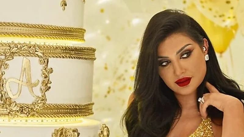 بالصور.. أمل العوضي تشبه ياسمين صبري في عيد ميلادها