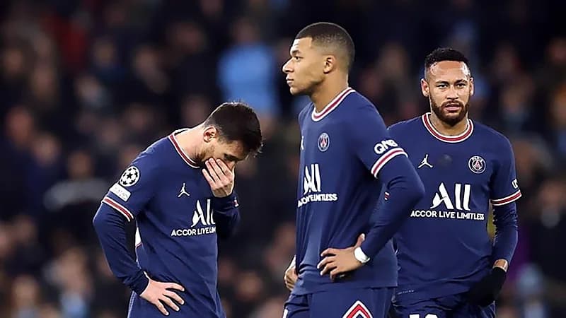 إصابة 4 لاعبين في باريس سان جيرمان بفيروس كورونا