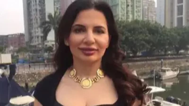 أمريكا تعلن مكافأة مالية كبيرة للعثور على سيدة اتهمت بعملية احتيال عملاقة .. فيديو