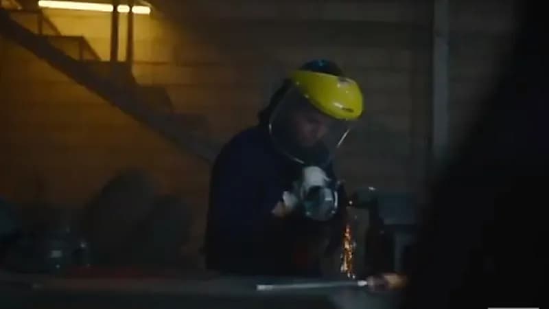 بالفيديو.. مهندسة ميكانيكية تروي قصتها كسائقة سيارات في سباقات "الكارتينج"