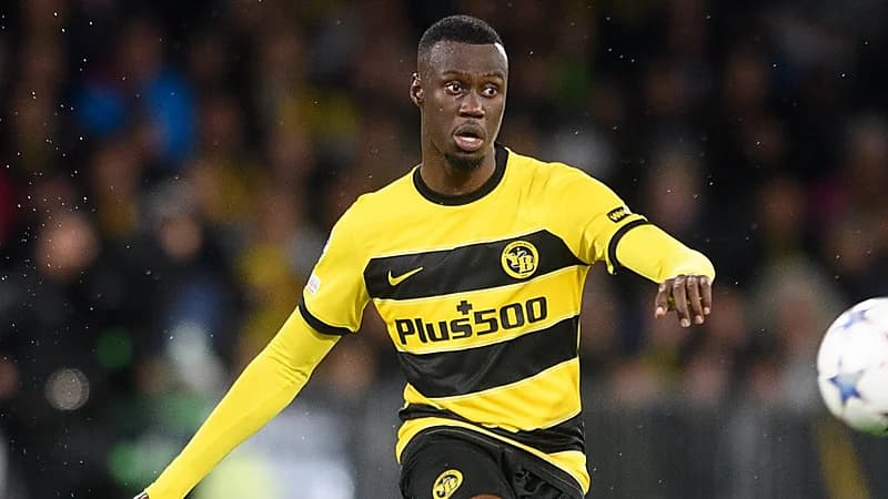 الشباب يفتح خط مفاوضات مع هيلاس فيرونا