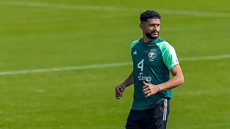 استبعاد عبدالإله العمري من معسكر الأخضر