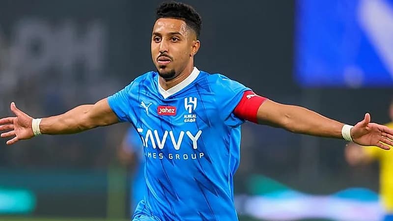 الإصابة تبعد سالم الدوسري عن تدريبات الهلال