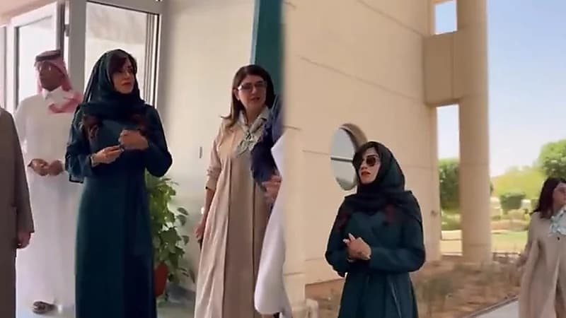 الأميرة ريم بنت الوليد تزور الطلبة في فصولهم مع بداية العام الدراسي ..فيديو