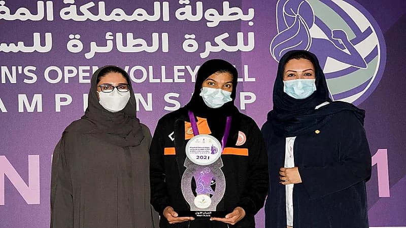 "فينيكس" يفوز بكأس أول بطولة للكرة الطائرة للسيدات