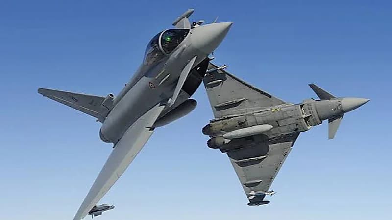 تحطم طائرتين تابعتين لسلاح الجو الكولومبي أثناء تدريب عرض جوي .. فيديو