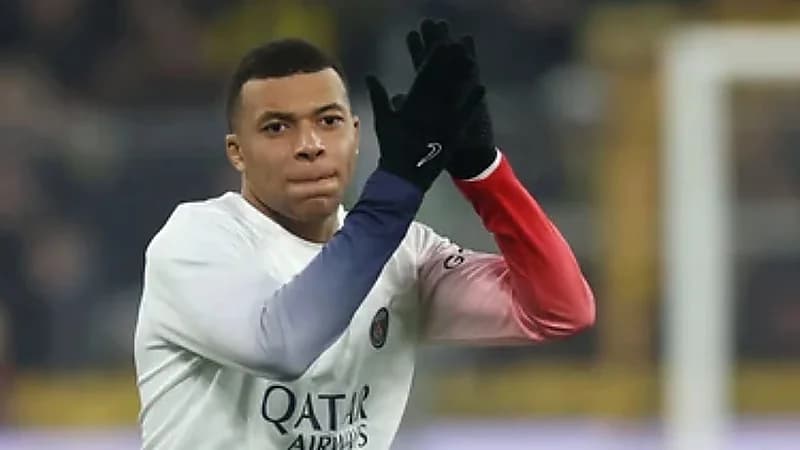 مبابي يثير الجدل بتغريدته للعام الجديد بعد ما أصبح لاعبًا حرًا