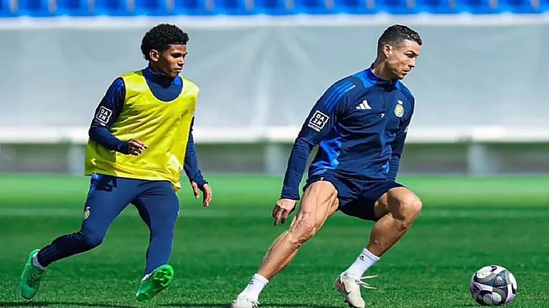 النصر يضم نواف سالم لقائمة دوري النخبة