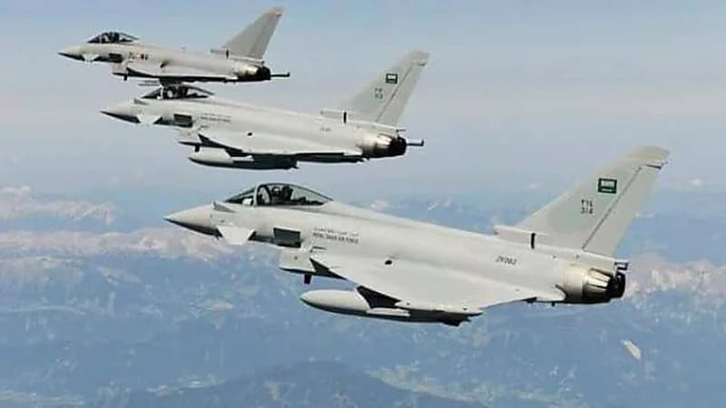 طيران التحالف يدمر مركبتين للحوثيين بجبهة الساق