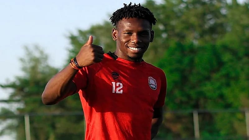 الرائد يعير زكريا هوساوي للأهلي