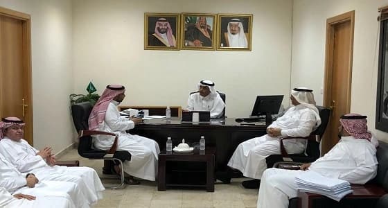 آل طاوي يعقد اجتماعاً لمتابعه اعمال التاشيرات الموسمية
