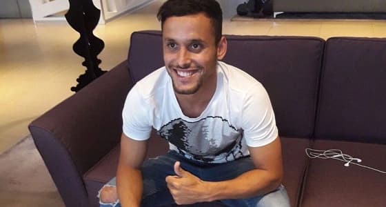 الأهلي يحسم 50% من راتب " سوزا " لتخلفه عن موعد الحضور