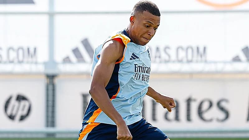 هدف مذهل يلفت الأنظار لـ كيليان مبابي في تدريبات ريال مدريد .. فيديو