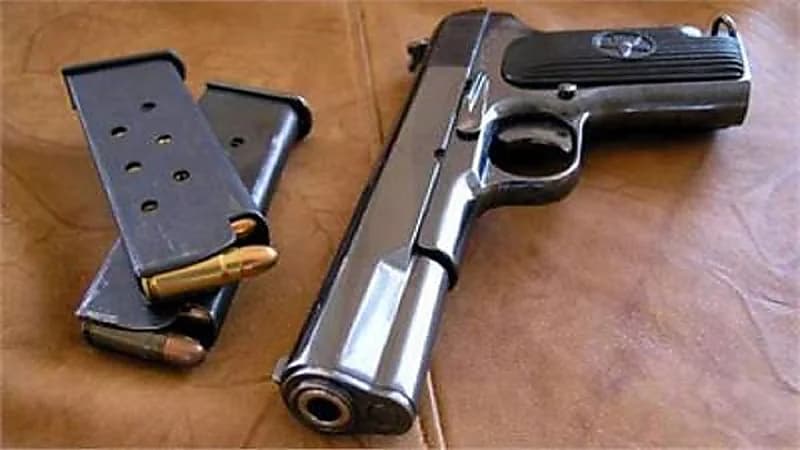 تفاصيل قضية لطالب سعودي بأمريكا بسبب سلاح ناري