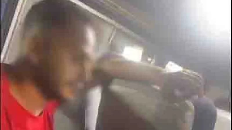 ضبط بائع متجول تحرش بفتاة داخل ميكروباص