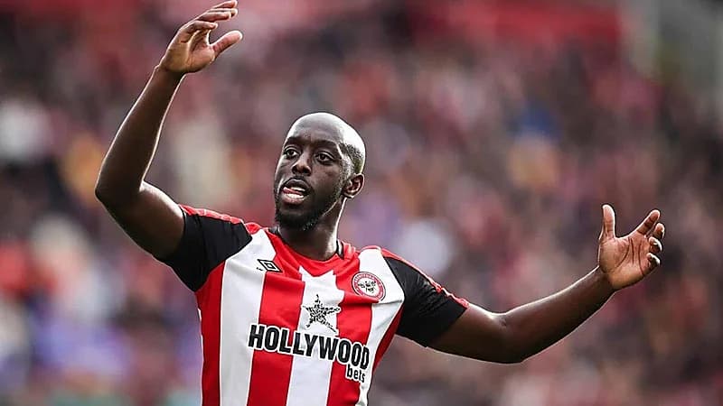 ناجي من محاولة اختطاف وهجوم حمضي يصبح نجم نيوكاسل الجديد