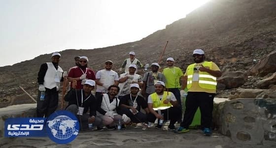 بالصور.. حملة تطوعية لتنظيف «جبل النور»